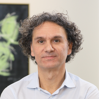 headshot Tom Misteli
